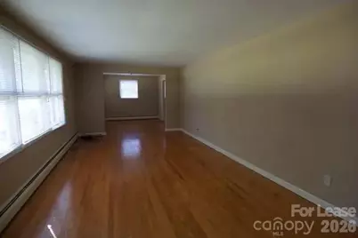 736 12th Avenue NW, Hickory, NC 28601 - Photo 4