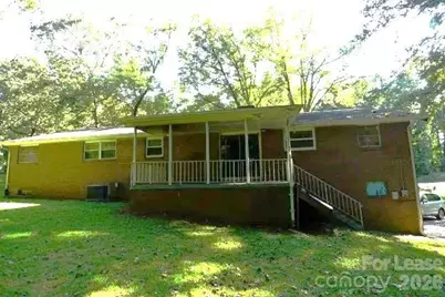 736 12th Avenue NW, Hickory, NC 28601 - Photo 2