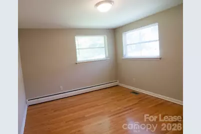 736 12th Avenue NW, Hickory, NC 28601 - Photo 10