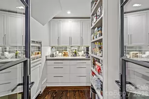 727 Colville Rd, Charlotte, NC 28207 - Photo 18