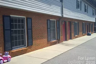 253 16th Ave NE, Hickory, NC 28601 - Photo 1