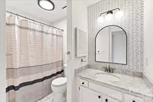 419 W 8th St, Charlotte, NC 28202 - Photo 16