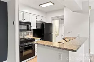 419 W 8th St, Charlotte, NC 28202 - Photo 14