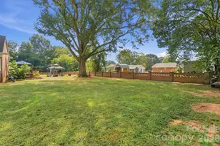 3031 Gardner Park Dr, Gastonia, NC 28054 - Photo 46