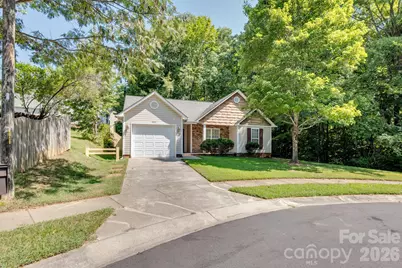 7917 Pebbleridge Drive, Charlotte, NC 28212 - Photo 2
