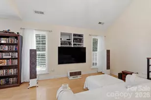 7917 Pebbleridge Dr, Charlotte, NC 28212 - Photo 12