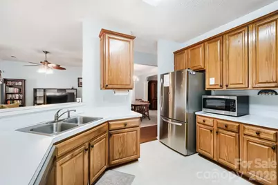 4736 Kirkgard Trail, Charlotte, NC 28269 - Photo 6