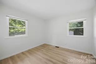 737 Lakeview Dr, Henderson, NC 27536 - Photo 12