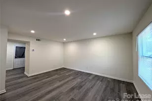 2220 Yorkhills Dr, Charlotte, NC 28217 - Photo 4