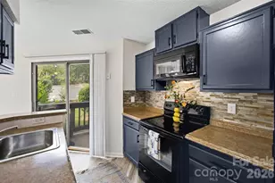 8157 Cedar Glen Dr, Charlotte, NC 28212 - Photo 14