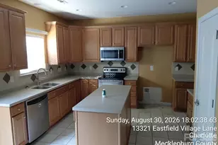 13321 Eastfield Village Ln, Charlotte, NC 28269 - Photo 8
