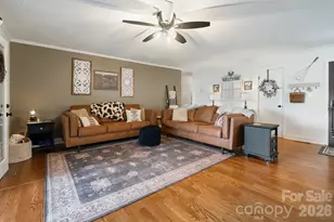 5000 Forest Ridge Dr, Hickory, NC 28602 - Photo 10