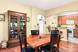 40 Hyannis Dr, Asheville, NC 28804 - Photo 12