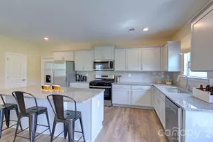 220 Hyder Rdg Rd, Asheville, NC 28804 - Photo 6