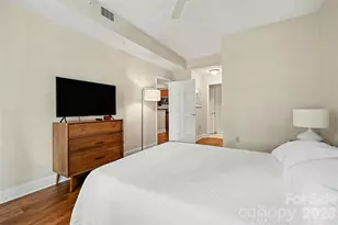 300 W 5th St, Charlotte, NC 28202 - Photo 14
