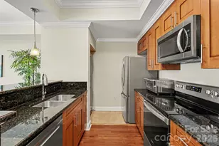 300 W 5th St, Charlotte, NC 28202 - Photo 8