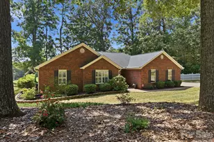 712 Wildwood Dr, Salisbury, NC 28146 - Photo 4