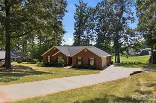 712 Wildwood Dr, Salisbury, NC 28146 - Photo 6