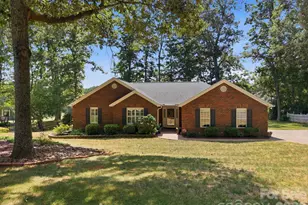 712 Wildwood Dr, Salisbury, NC 28146 - Photo 2