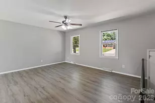 7100 Cove Creek Dr, Charlotte, NC 28215 - Photo 4