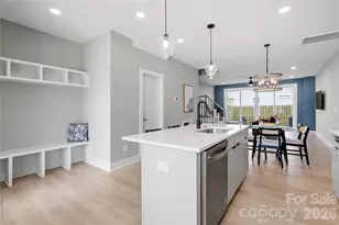 246 Freeland Ln, Charlotte, NC 28217 - Photo 4