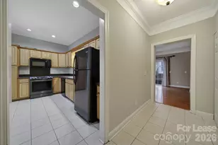 6932 Misty Pine Ln, Charlotte, NC 28217 - Photo 2