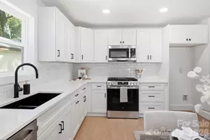 2204 Rozzelles Ferry Rd, Charlotte, NC 28208 - Photo 12