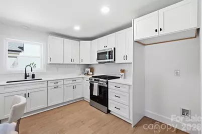 2204 Rozzelles Ferry Road, Charlotte, NC 28208 - Photo 10