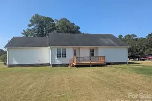 1379 Old Whiteville Rd, Lumberton, NC 28358 - Photo 2