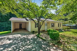 304 Hickory Ln, Salisbury, NC 28147 - Photo 2