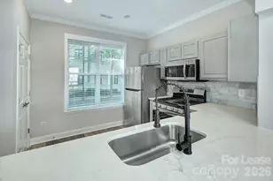 210 S Cedar St, Charlotte, NC 28202 - Photo 6
