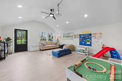 95 18th Avenue NW, Hickory, NC 28601 - Photo 2