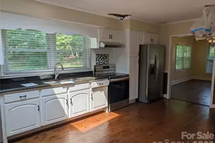220 Augusta Dr, Statesville, NC 28625 - Photo 8