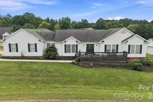 708 Paint Cir, Oakboro, NC 28129 - Photo 2