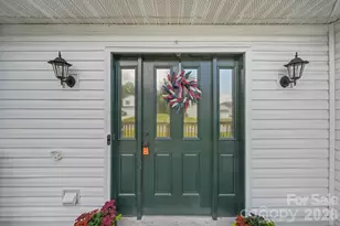 708 Paint Cir, Oakboro, NC 28129 - Photo 6