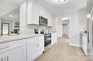 201 Sandymead Rd, Matthews, NC 28105 - Photo 14