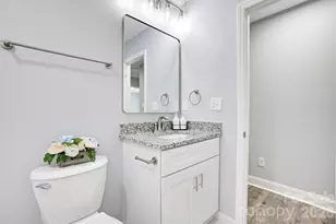 201 Sandymead Rd, Matthews, NC 28105 - Photo 32