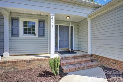 201 Sandymead Road, Matthews, NC 28105 - Photo 2