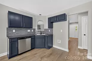 634 Longacre Dr, Charlotte, NC 28214 - Photo 10