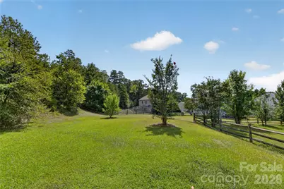 634 Longacre Drive, Charlotte, NC 28214 - Photo 12