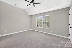 634 Longacre Dr, Charlotte, NC 28214 - Photo 16