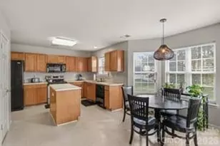 5616 Linda Vista Ln, Charlotte, NC 28216 - Photo 4