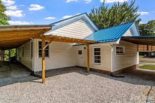 422 Altapass Hwy, Spruce Pine, NC 28777 - Photo 4