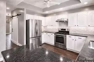 12512 Cliffcreek Dr, Huntersville, NC 28078 - Photo 2