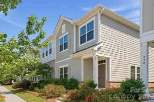 918 Sagecroft Ln, Indian Trail, NC 28079 - Photo 2