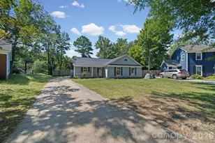 4301 Claybury Ct, Charlotte, NC 28227 - Photo 2
