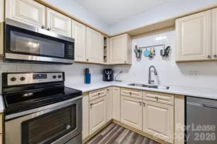1051 Churchill Downs Ct, Charlotte, NC 28211 - Photo 12