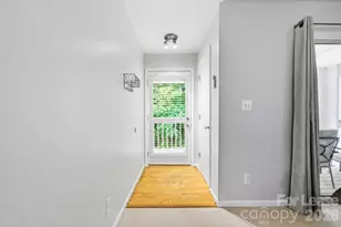 1051 Churchill Downs Ct, Charlotte, NC 28211 - Photo 4