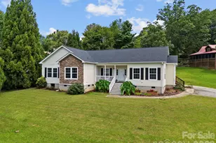 97 Meadowview Dr, Saluda, NC 28773 - Photo 4