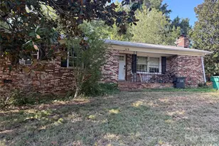 115 Wandering Ln, Bessemer City, NC 28016 - Photo 2